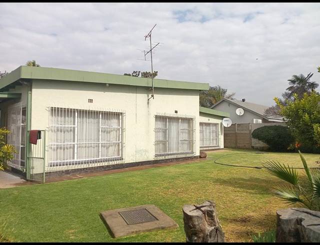 3 BEDROOM HOUSE FOR SALE IN VANDERBIJLPARK SE 6